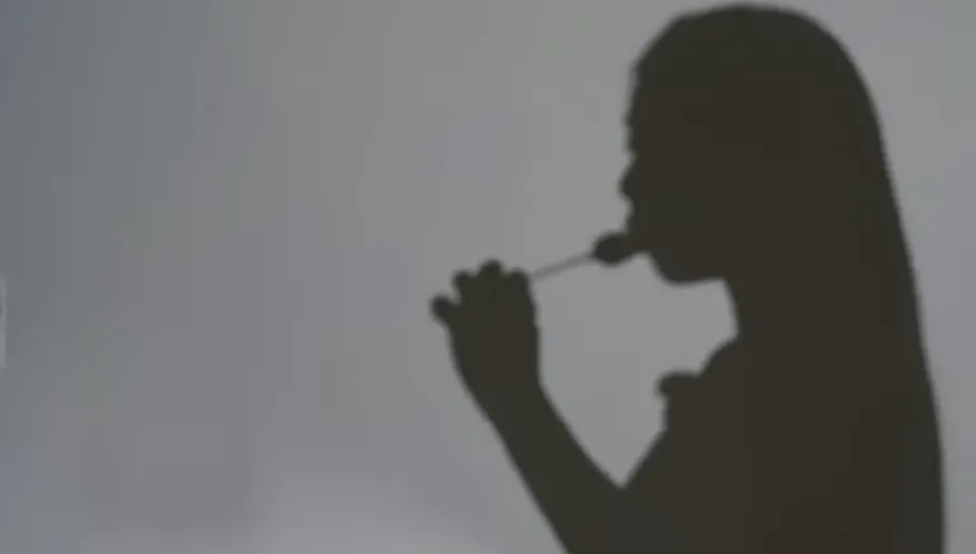 家寧深夜發片！做糖葫蘆未露臉　疑吐心聲：謝謝你在