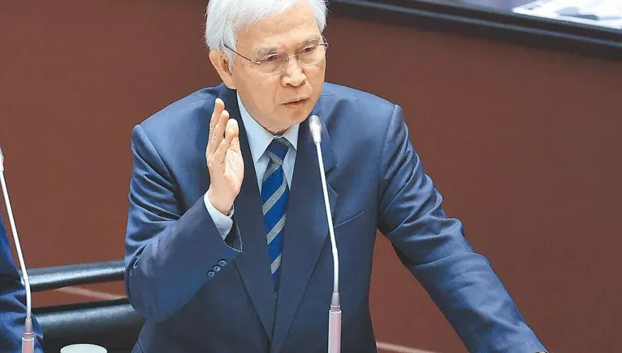 新台幣失控漲瘋了！央行下午4點半緊急記者會　楊金龍親上火線說明