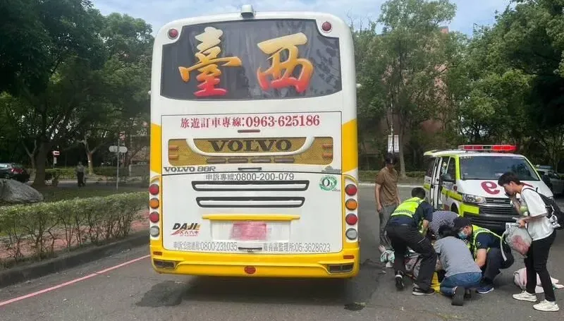 南華大學校車輾壓女大生　重傷急送醫