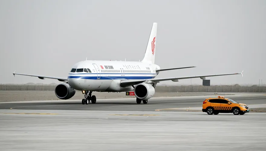 衝突升溫！陸3大航空配合「避免赴日」　開放機票免費退改簽