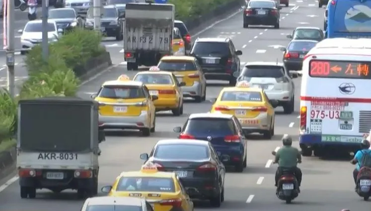 29萬車主未繳！營業用牌照稅繳納10/31截止　逾期加徵恐飆10%