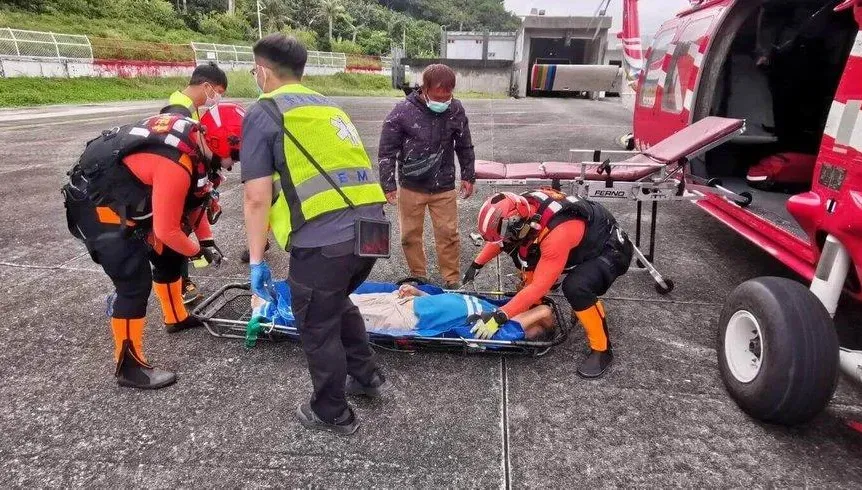 屏東船長蘭嶼外海捕魚疑中風　空勤直升機緊急救援送醫