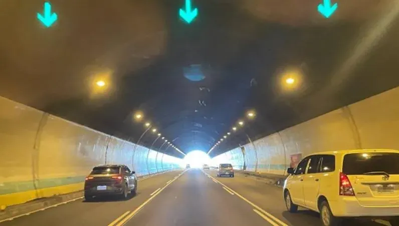 開車亮霧燈不服遭重罰　法官1理由判敗訴
