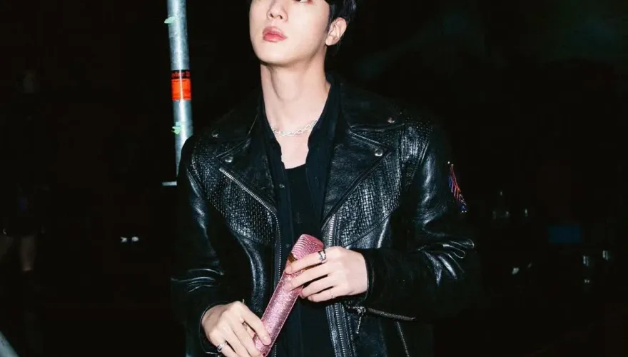 強吻BTS Jin炫耀「很柔軟」！日女赴韓投案　另一人行蹤不明