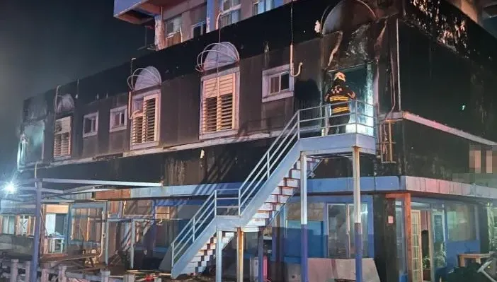 綠島民宿火警！建築遭火舌吞噬付之一炬幸無傷亡
