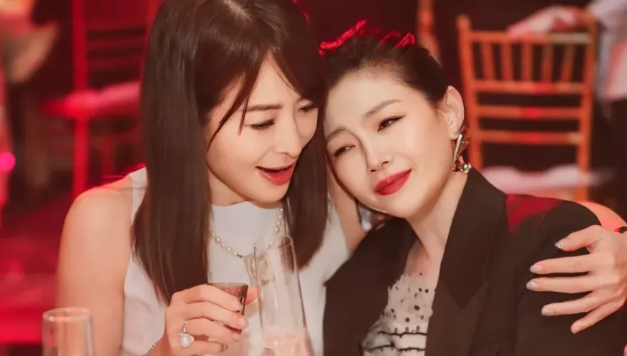大S逝世百日逢母親節！賈永婕曬合照　曝小S：想讓S媽笑