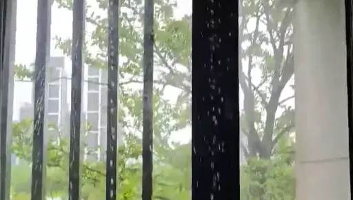 影/一覺醒來「房間變水濂洞」　他崩潰：又開始了