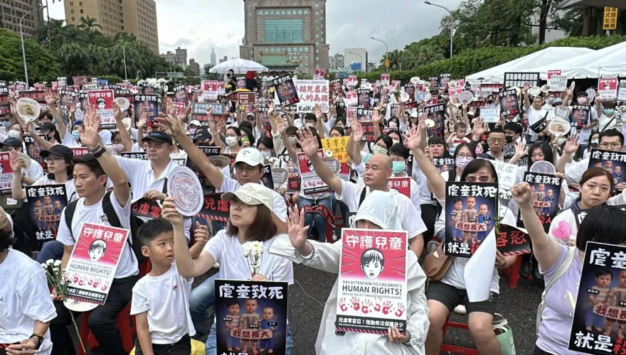 影/上千人湧凱道聲援剴剴案！賈永婕：死刑對惡保母也是人道