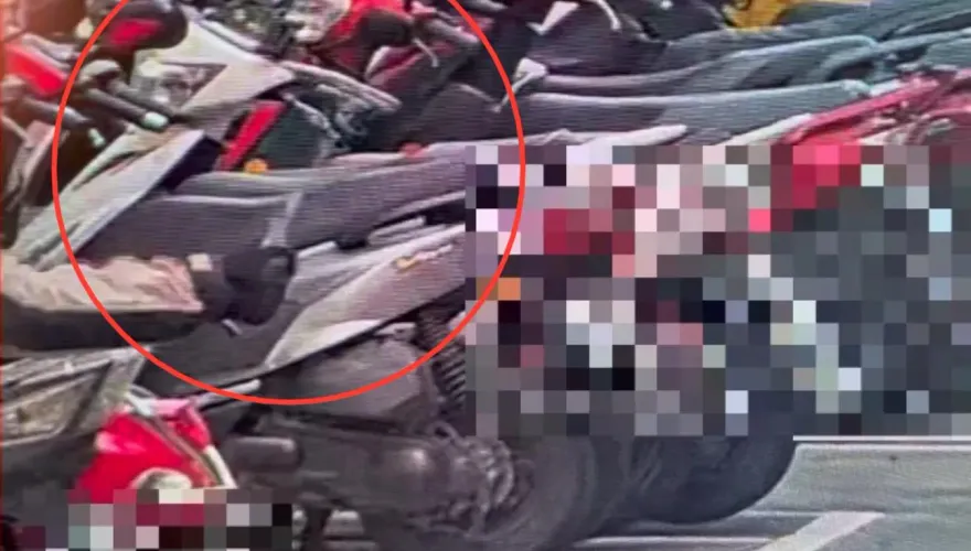 影/不爽機車遭刮傷持鐵鎚暴走砸車　警循線逮莽男送辦