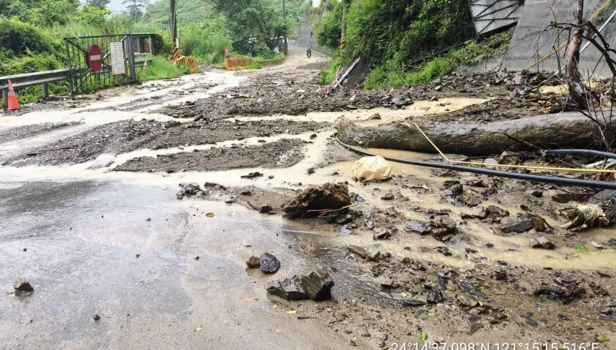 「全台最爛路」又坍方！投89線爆土石流　交通全癱瘓