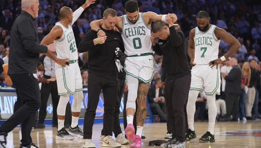 NBA/衛冕軍告急！塔圖姆轟42分卻傷退　尼克主場聽牌