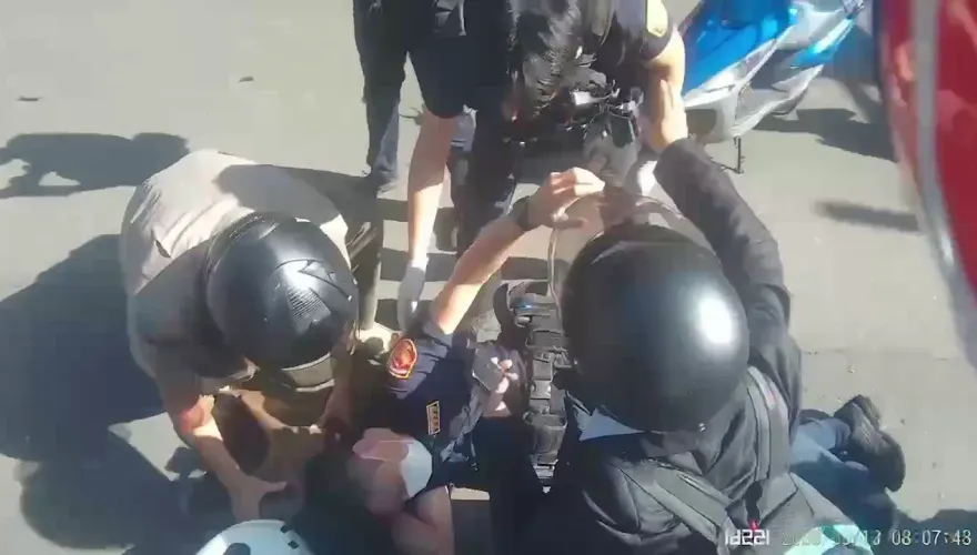 影/永和警追通緝犯撞上助攻友軍　交警腿骨折急送醫