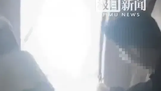 東航客機降落中突開緊急出口　男稱「想呼吸新鮮空氣」慘了