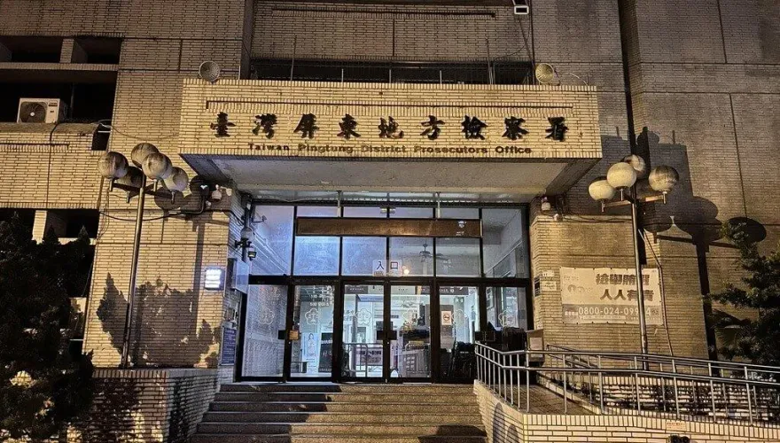 罷免伍麗華領銜人張芳碩遭聲押　2被告10萬元交保