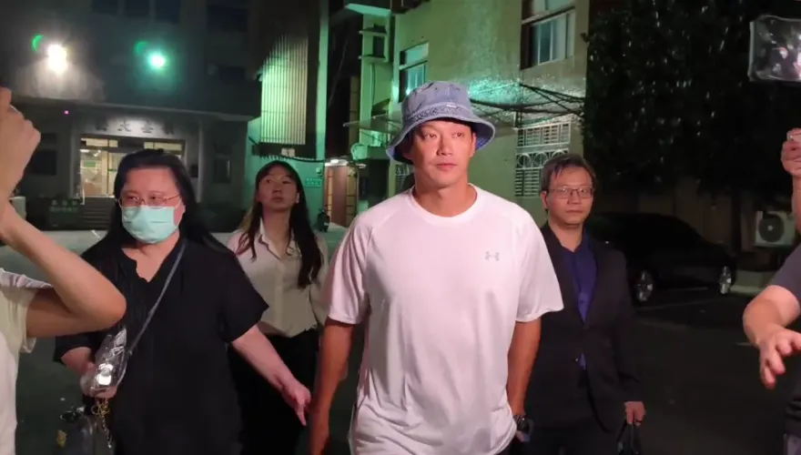 閃兵4藝人全達除役年齡　媒體人翻法規氣炸：會不會太划算了