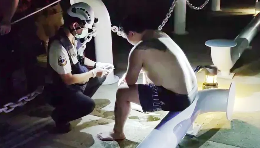 影/鐵達尼號之人狗情未了？高雄男為救跳海愛犬「You jump I Jump」