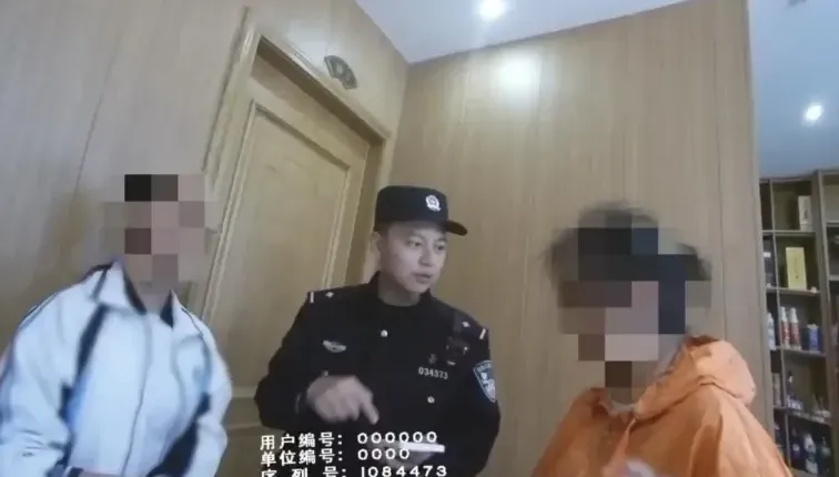 母女用餐1小時未動筷…陸餐廳老闆報警　竟幫保住百萬血汗錢