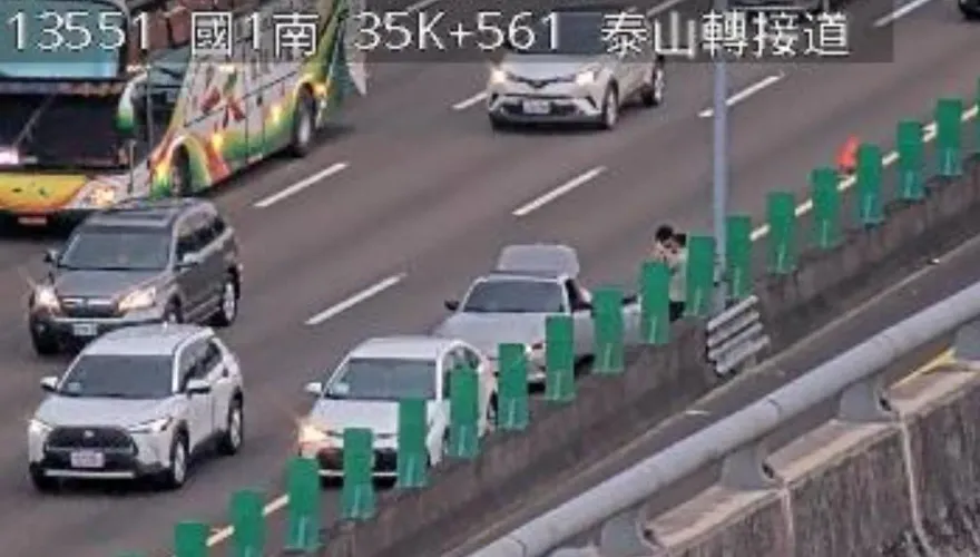 國1泰山段2車追撞塞爆　北上回堵5公里時速剩20