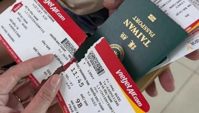 台灣遊客遭富國島機場海關撕機票　越南網友怒了：開除他