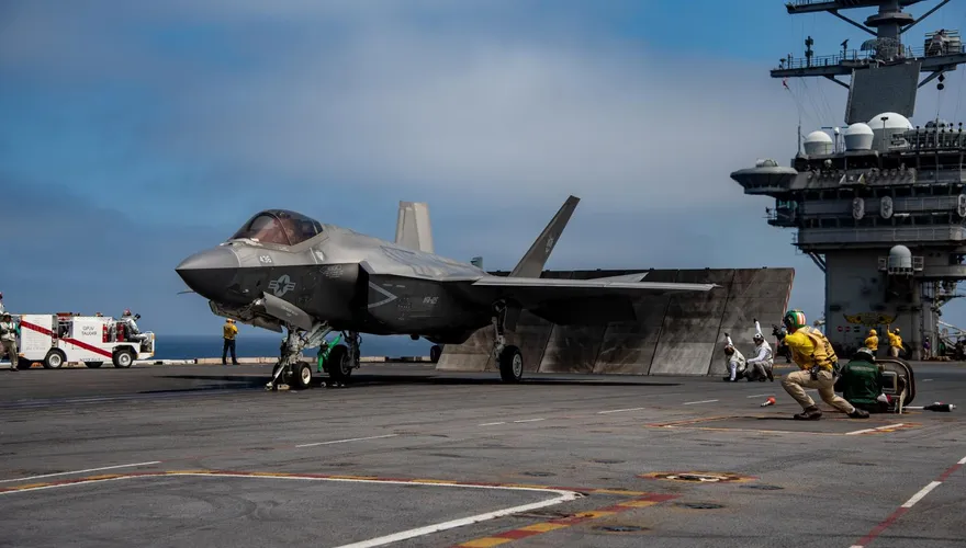 殲16、F-35戰機南海纏鬥？　軍事專家：讓子彈多飛一會