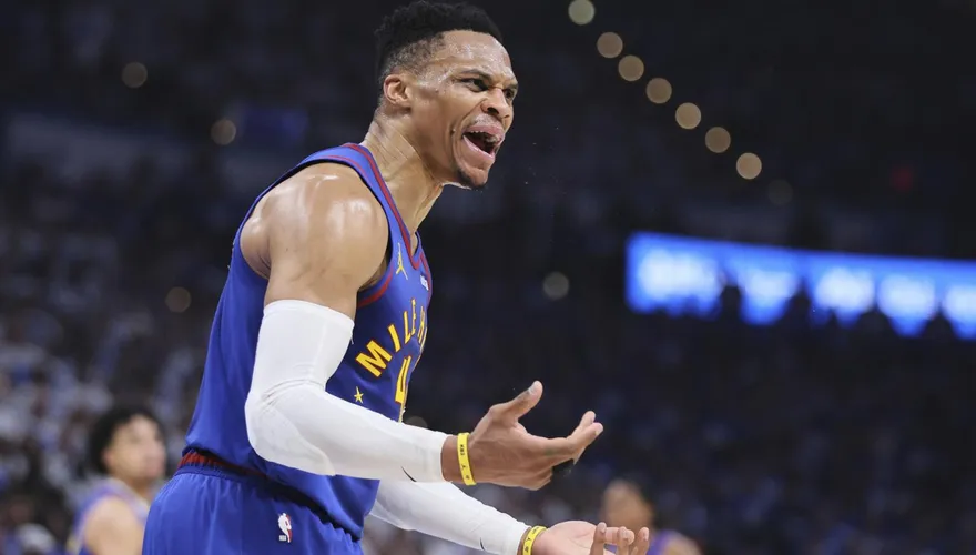 NBA/談是否續留金塊　威少反問記者：你知道明天要穿什麼了嗎？