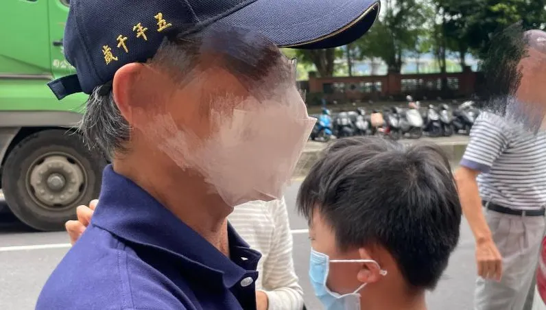 「孩子我們來看妳了」三峽2女童相驗　家屬悲慟進太平間