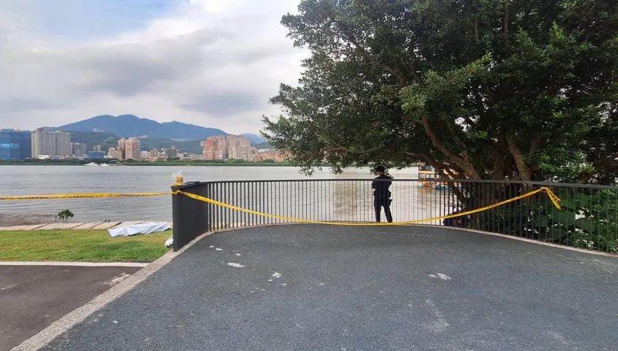新北八里左岸驚見浮屍！釣客目擊63歲婦人溺斃漂河面