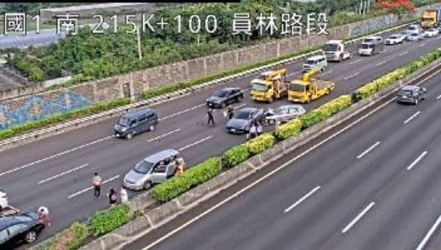 國道1號北上215.1K五車追撞！占用內中車道回堵2公里