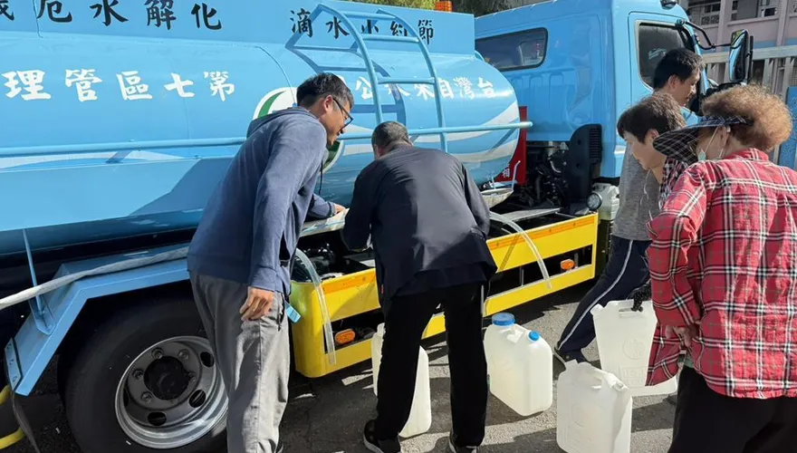鳳山23000戶無預警停水15小時！元凶是36年老舊水管