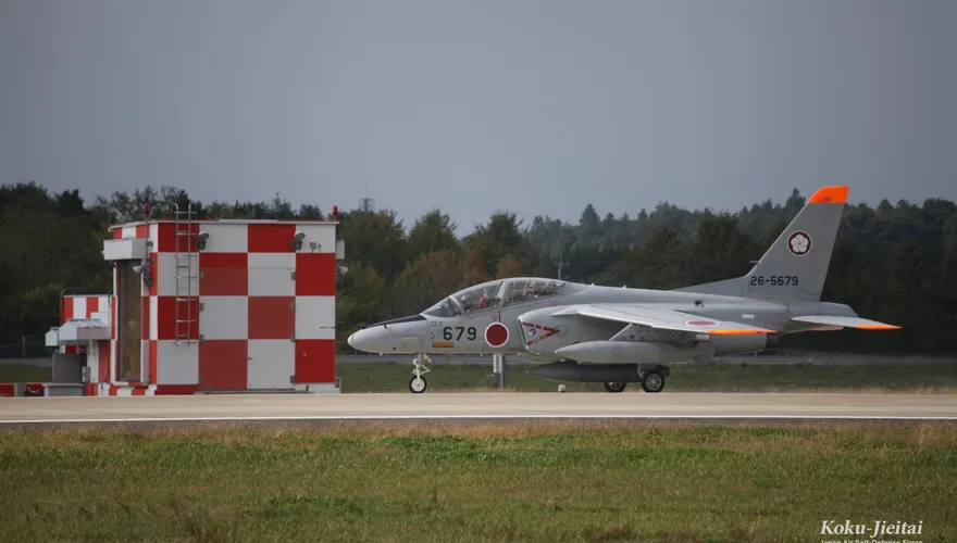 名古屋不幸失事　空自高級飛行訓練主力自製T-4教練機