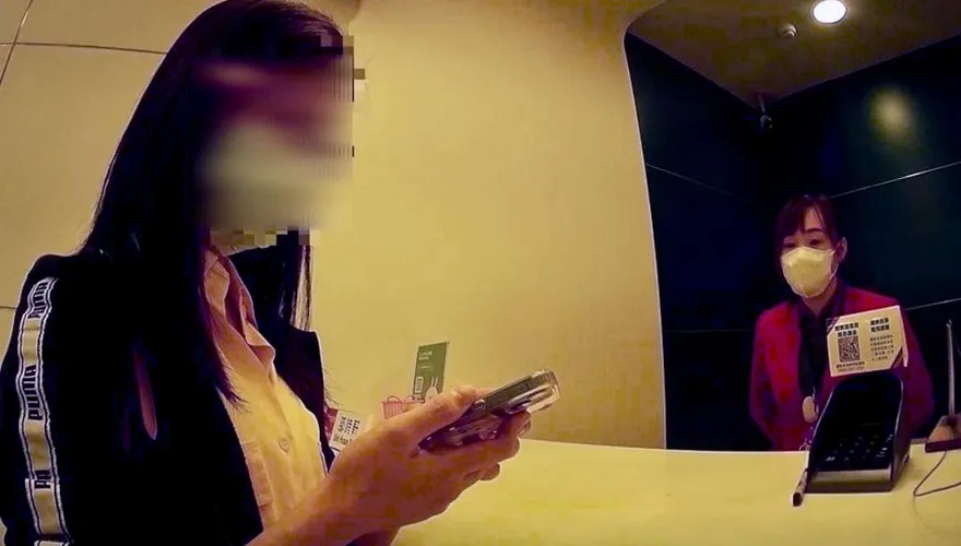 影/純情女中招愛情陷阱　領百萬當結婚基金警及時攔阻