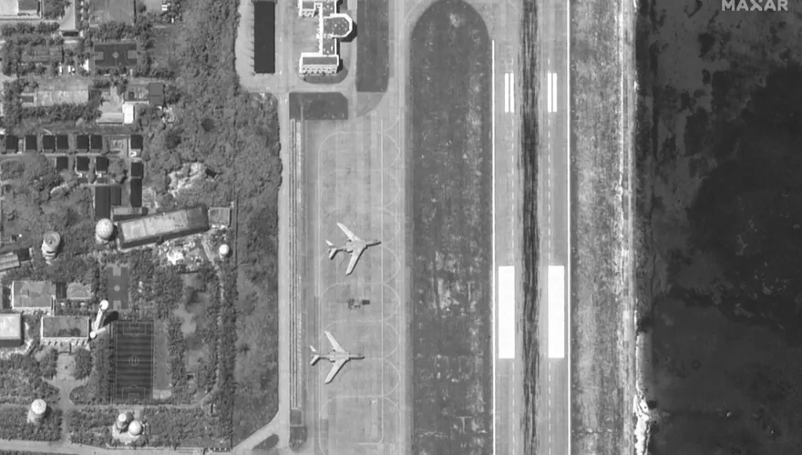 秀肌肉？陸在南海島嶼部署轟-6　運-20與空警-500也現蹤