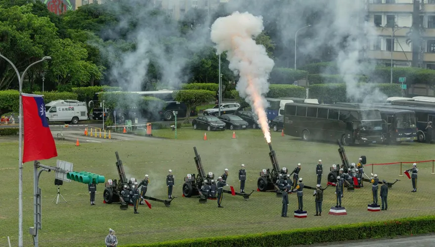 賴清德總統11日軍禮迎接「聖文森及格瑞那丁」總理來訪