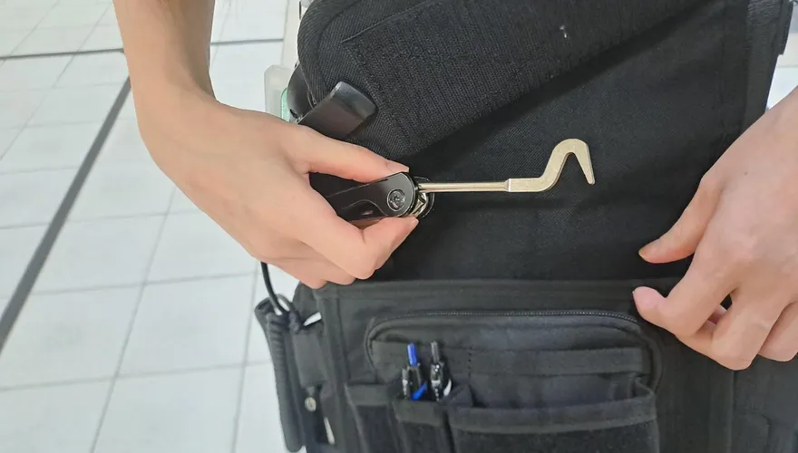 小瓶蓋釀大麻煩！北捷板南線列車車門異物卡住阻行駛