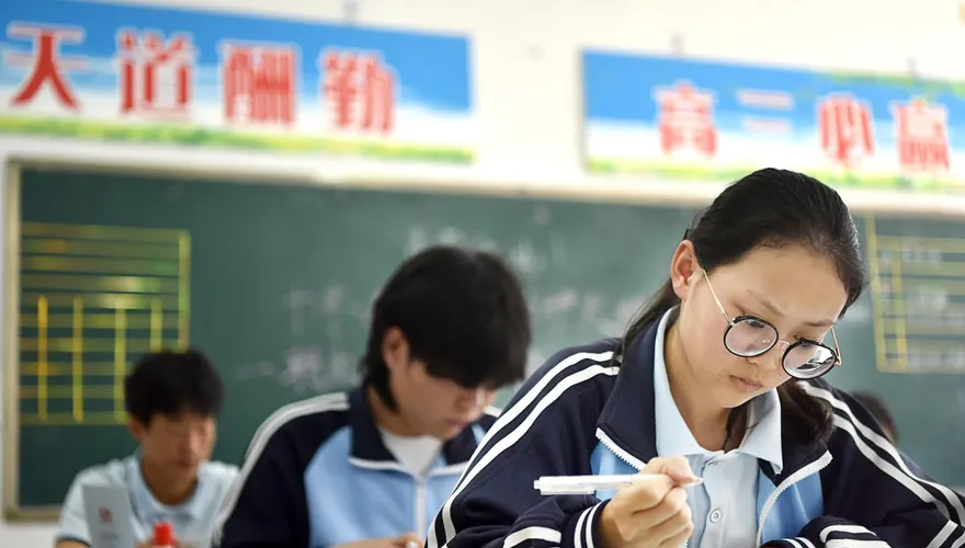 考生人數8年首降！陸高考作文題「看不懂」衝上熱搜