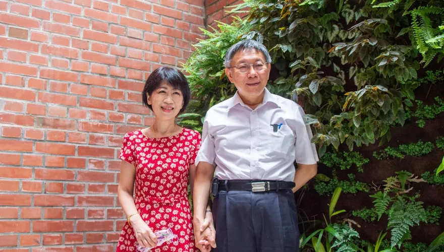柯文哲不忍提告了！4300萬買商辦「租客霸佔」把陳佩琪擋門外
