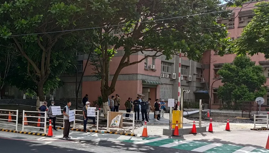 影/建功高中師對師性騷遭記過仍任職！受害者控訴：縱容性暴力