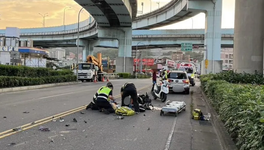 影/蘆洲機車逆向對撞自小客　騎士命危送醫不治