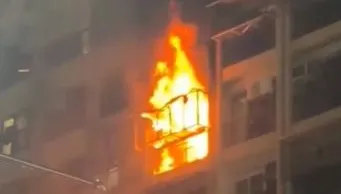 影/高雄鹽埕區深夜傳火警！七賢路住宅大樓陷火海