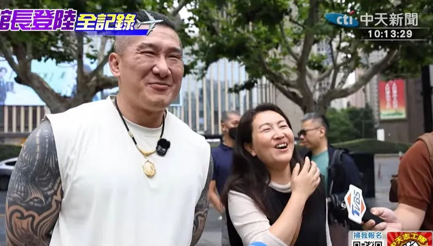 影/館長遊上海徐家匯細聽導遊講歷史　紀念徐光啟文化交流