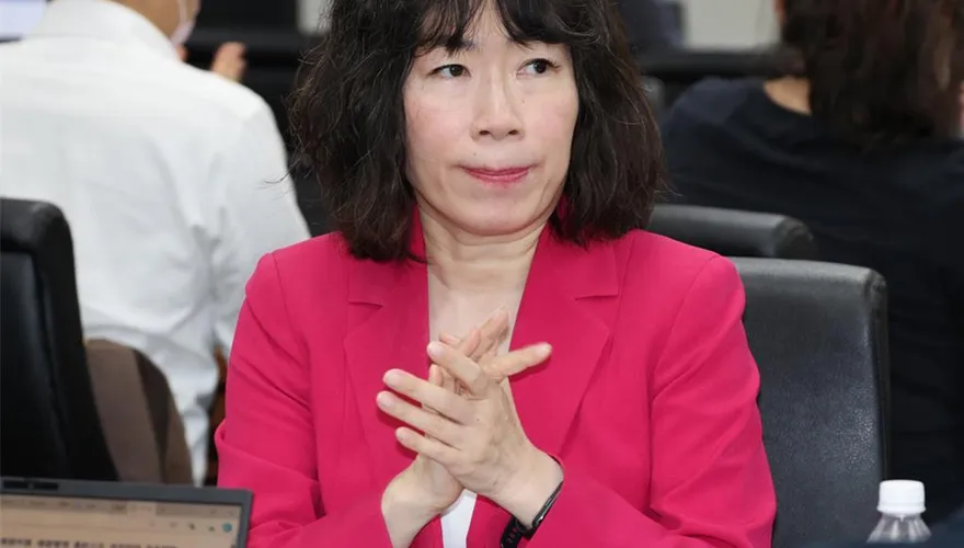 新任駐英公使江雅綺遭控學歷造假　北檢將分案調查