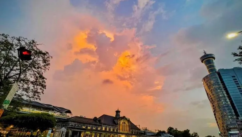 火燒雲染紅台中天空！10分鐘後爆地震　網嚇：想起921