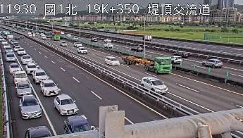 國1北上堤頂交流道車禍　超長車流一度湧現