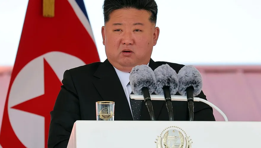 北韓試射2枚新型防空飛彈　金正恩親自監督