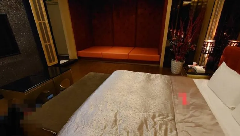 摩鐵放「紅色小床」用途是啥？內行人解答：可當家庭房