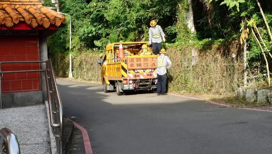 樹木釀爆炸！新北中和203戶停電　台電：7：20復電