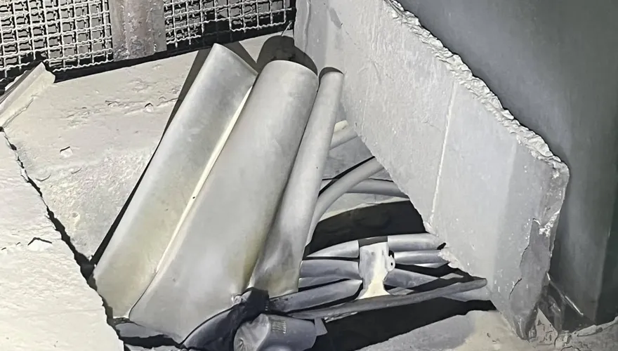 笨賊偷電纜「誤觸1萬1千伏特高壓電」　火光四射險臭灰搭