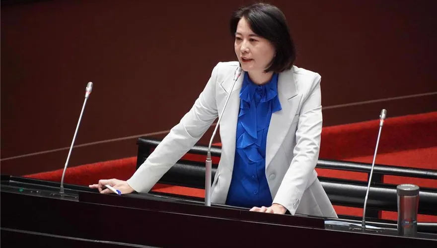 「萬老師」好大官威！郭昱晴公審選區小老百姓　王鴻薇爆氣開嗆網讚爆