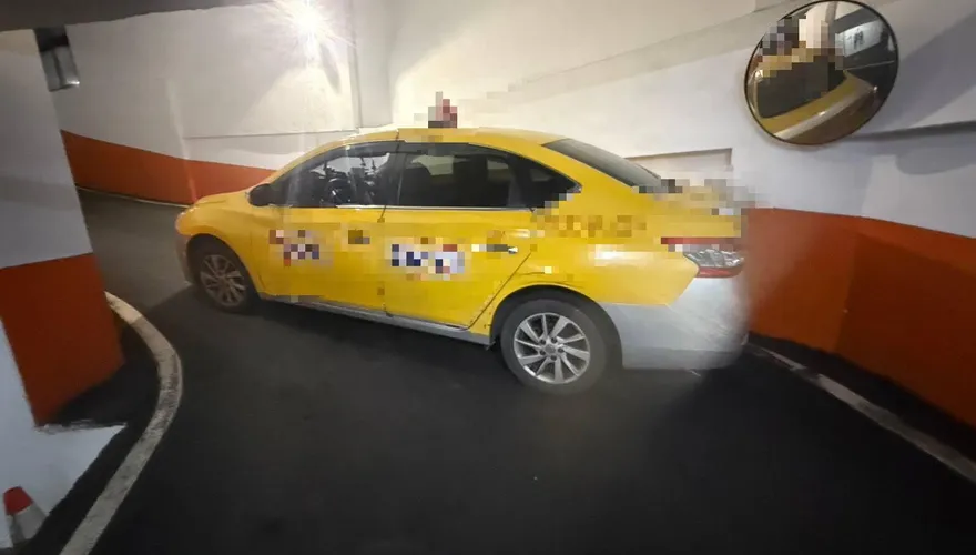 淡水男醉倒社區車道　小黃運將慘陷視覺死角衰輾過