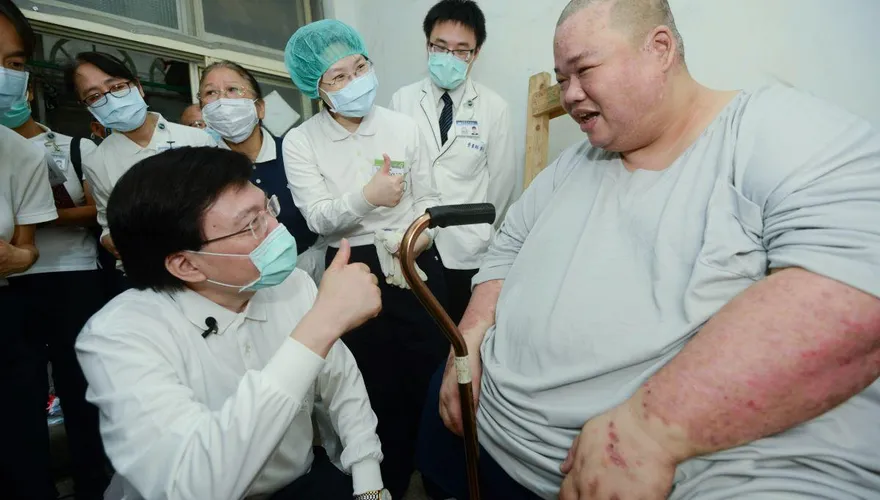 從280kg到80kg！　他靠「縮胃手術」重獲新生